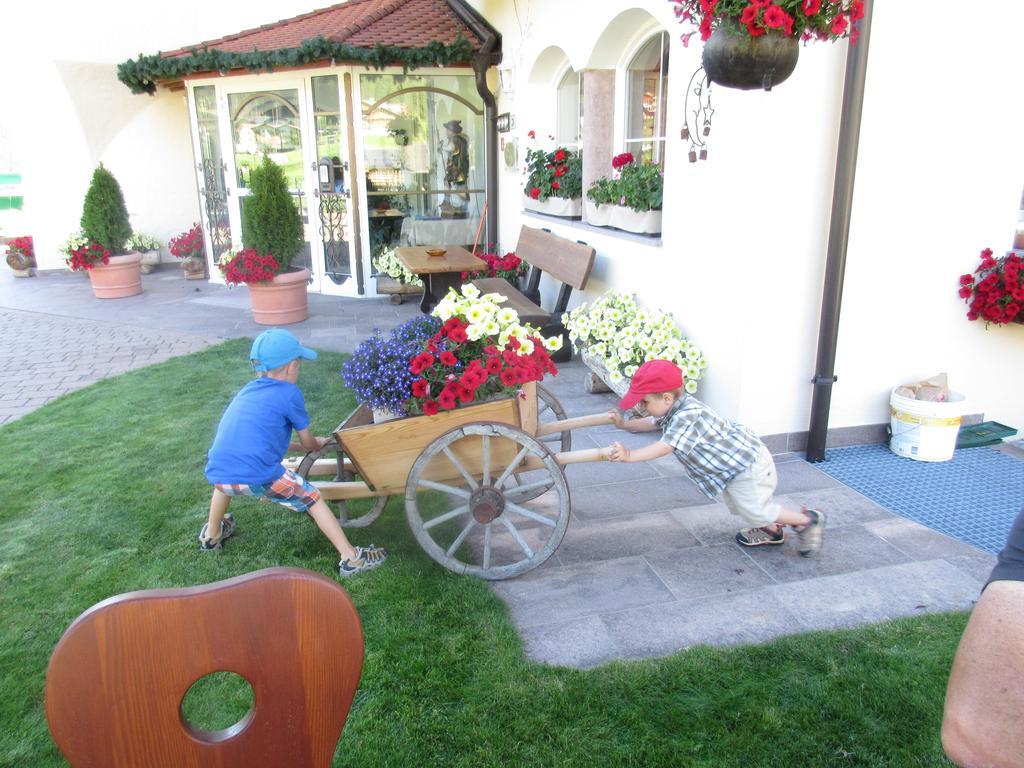 Garni La Majon Hotel Selva di Val Gardena Exterior foto